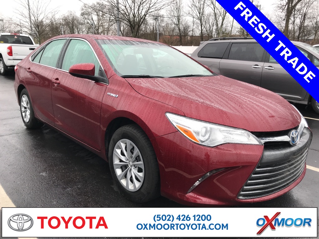 Pre Owned 2017 Toyota Camry Hybrid Le